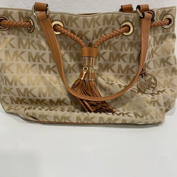 Michael Kors Shoulder Bag - Picture 1 of 3